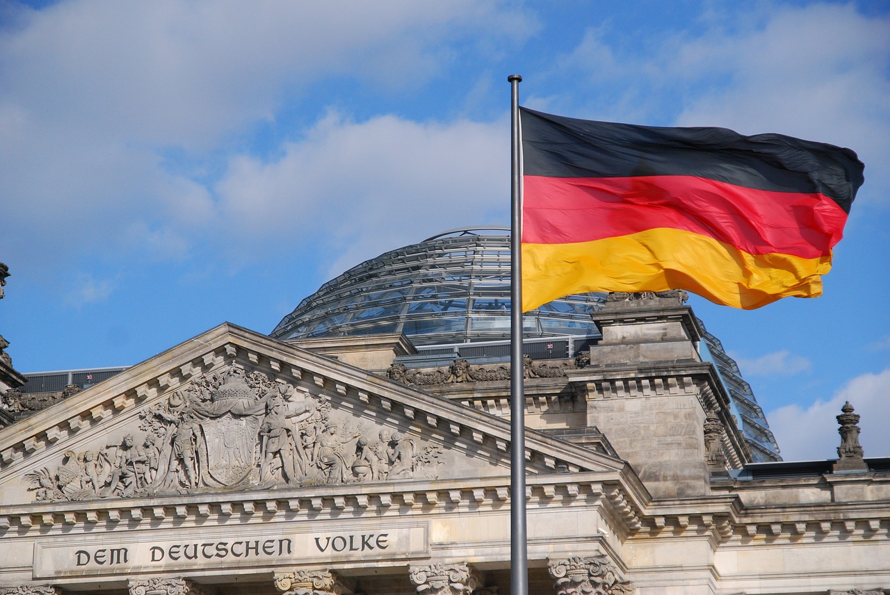 ID: 1358937 | Tags: reichstag, berlin, regierungsgebäude | User: tvjoern Pixabay: https://pixabay.com/de/reichstag-berlin-regierungsgeb%C3%A4ude-1358937/